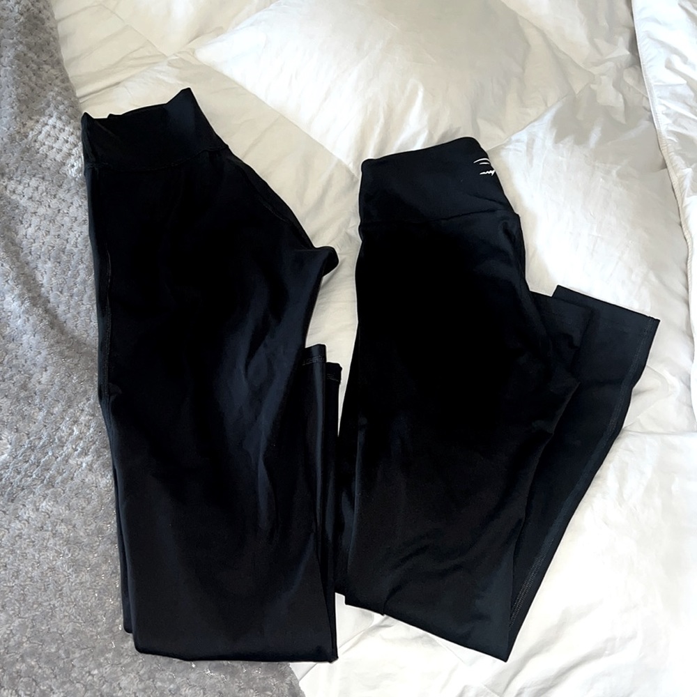 2 Pairs of Seamless Black Gymshark Leggings 🦈